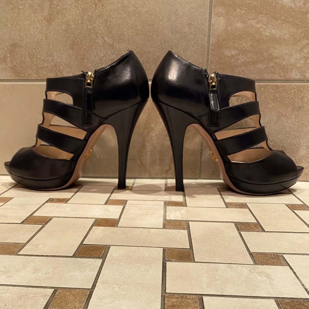 Prada cage sandals black calfskin size 38
